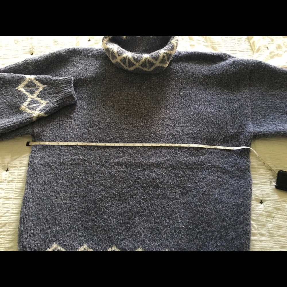 Hand Made/Knit Sweater - Picture 6 of 9